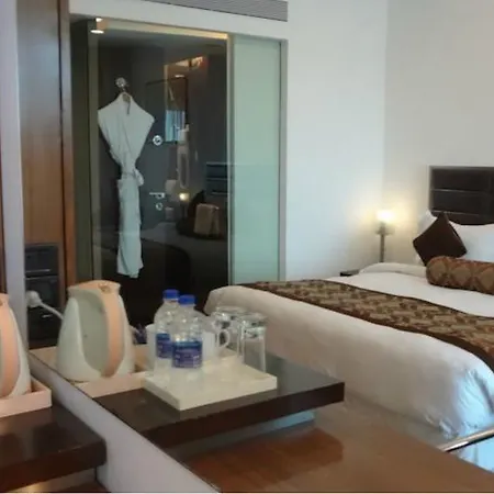 Ramada Powai & Convention Centre 5*