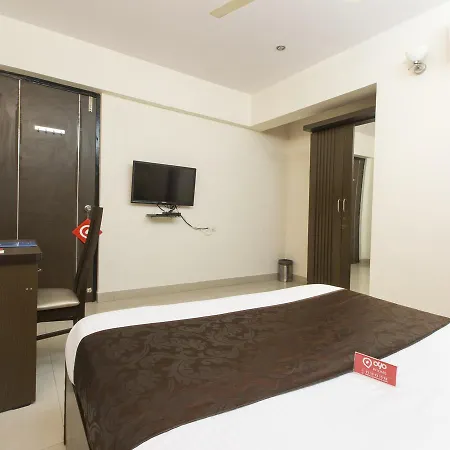 Oyo 477 Bandra East Mumbai