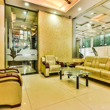 Dhiraj Hotel 3*