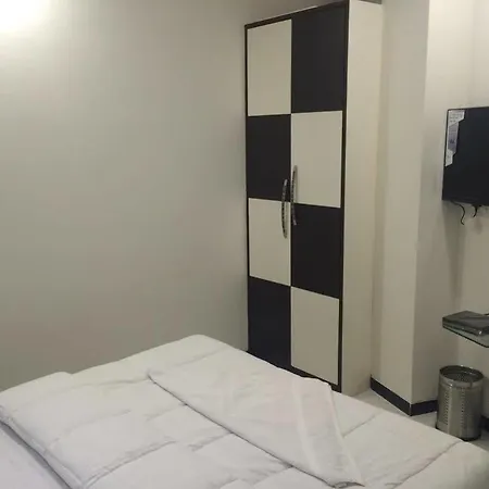 Hotel O Blue Pearl Residency Near Chhatrapati Shivaji International Airport