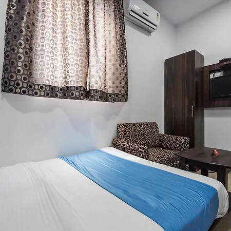 Hotel Oyo 3630 Ajwa 3*