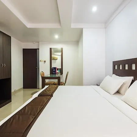Hotel Fabhotel Savoy Airport 3*