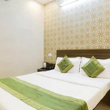 Hotel Fabhotel Abrol 3*