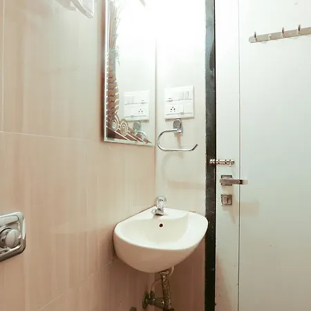 Hotel Fabhotel Abrol 3*