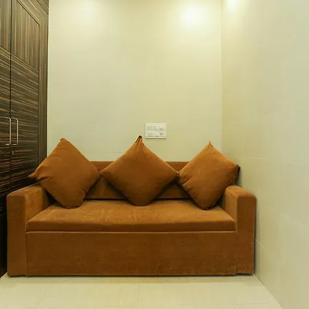 Hotel Fabhotel Abrol 3*