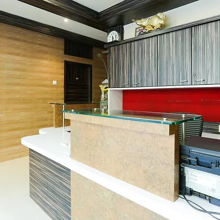 Fabhotel Abrol 3*