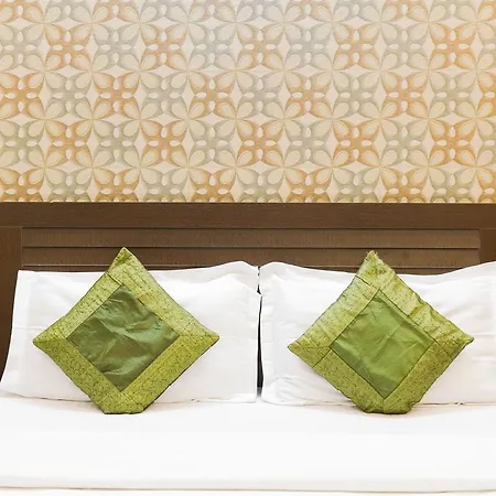 Fabhotel Abrol Hotel 3*