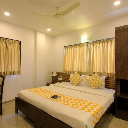 Oyo 3762 Swamini Niwas Hotel 3*