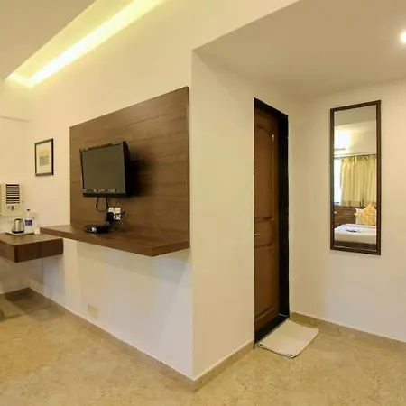 Oyo 3762 Swamini Niwas 3*
