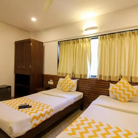 Oyo 3762 Swamini Niwas Hotel 3*