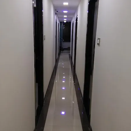 Oyo 7481 Plaza 2* Mumbai