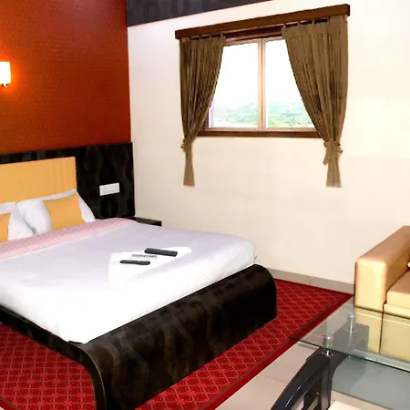 Hotel Fabhotel Adore