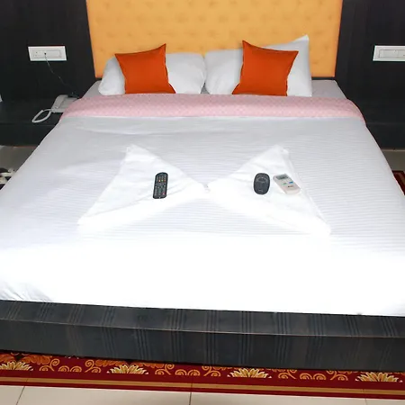 Fabhotel Adore