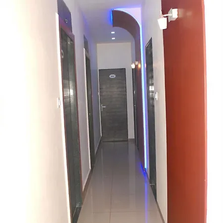 Fabhotel Adore