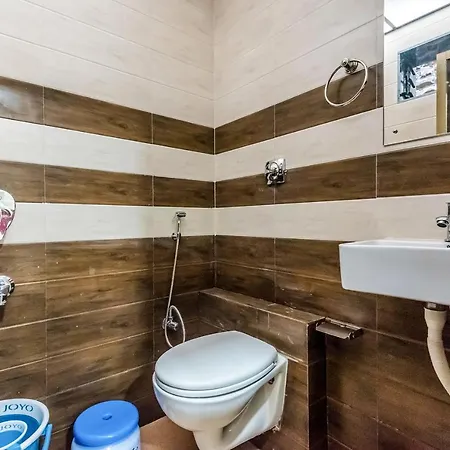 Hotel Oyo 7481 Plaza