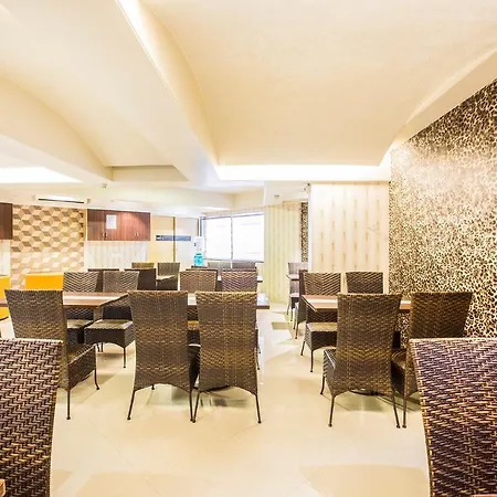Hotel Fabhotel Savoy Airport