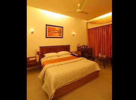 Dhiraj Hotel