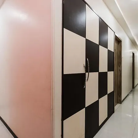 O Blue Pearl Residency Near Chhatrapati Shivaji International Airport 3*