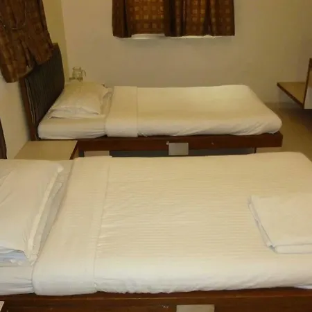 Park Shilton 3*