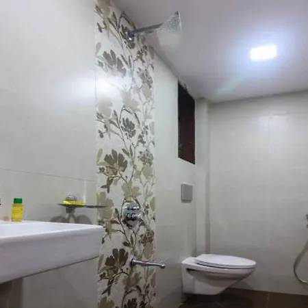 Hotel Oyo 23656 Parimeet