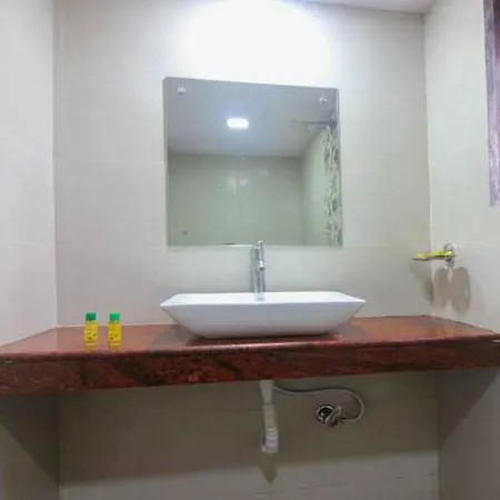 Oyo 23656 Parimeet 3*