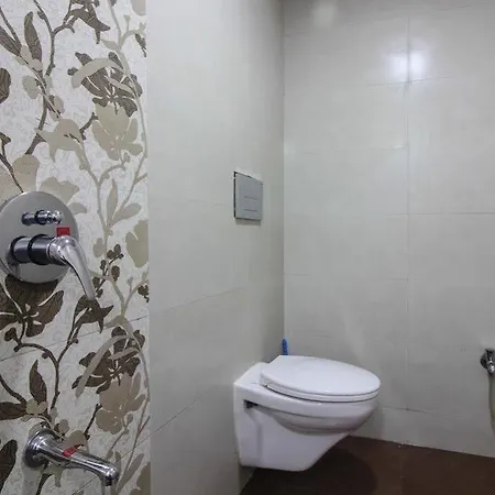 Oyo 23656 Parimeet 3*