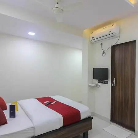 Oyo 23656 Parimeet 3*