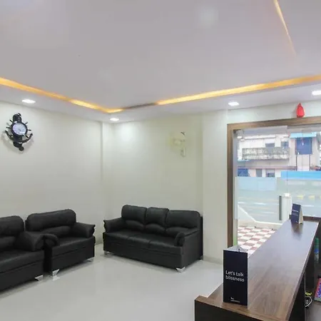 Oyo 23656 Parimeet 3* Mumbai
