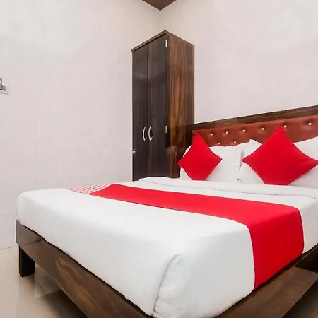 Hotel Oyo 7481 Plaza 2*