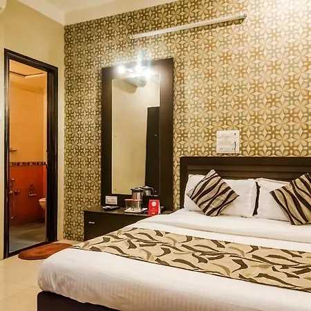 Oyo 6371 Abrol Hotel