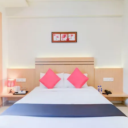 Hotel Capital O 45076 Vegas Residency Deluxe Mumbai