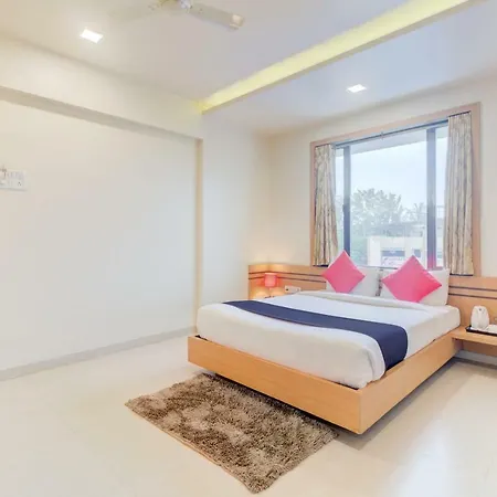 Capital O 45076 Vegas Residency Deluxe Hotel Mumbai