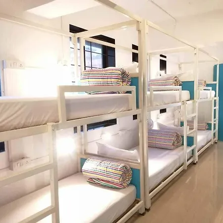 Gostops Lite Hostel *