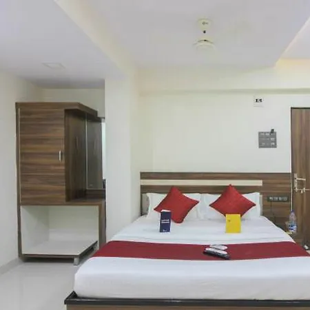 Oyo 23656 Parimeet Hotel