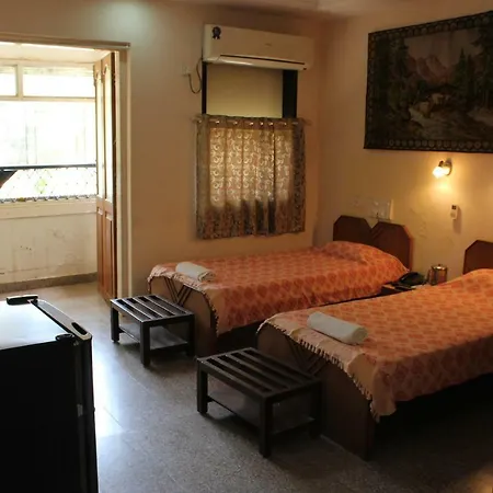 Hotel Ywca International Centre 3*