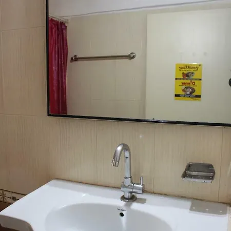 Ywca International Centre Hotel 3*