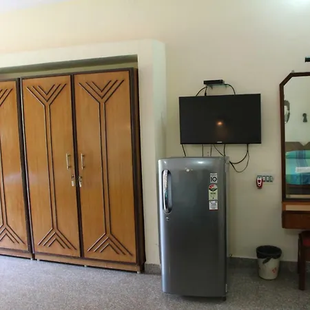 Ywca International Centre Hotel 3*