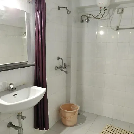Hotel Ywca International Centre 3*