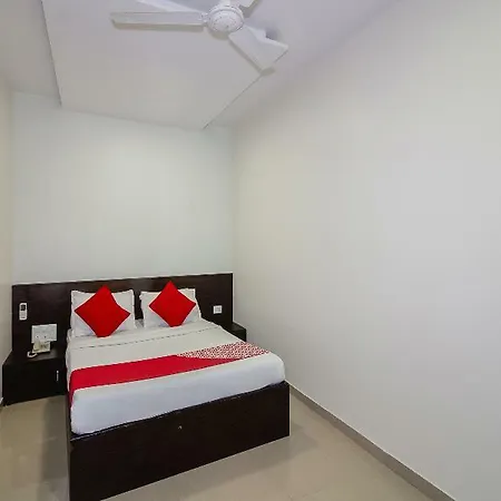 Hotel Oyo 3630 Ajwa 3*