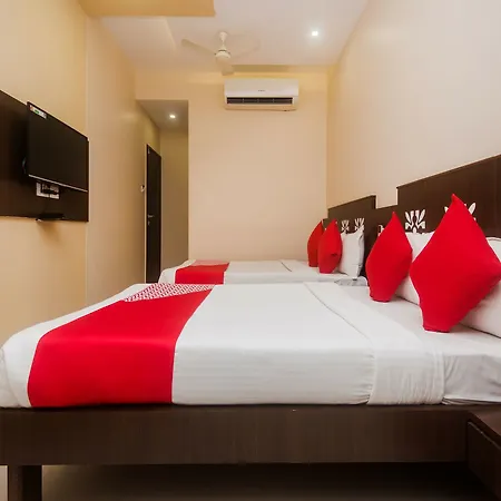 Hotel Oyo 23656 Parimeet 3*