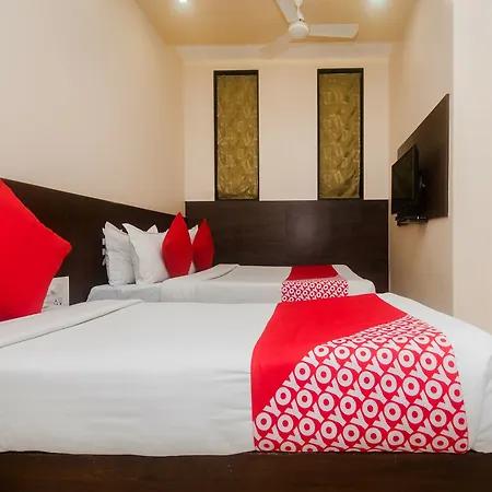 Oyo 23656 Parimeet Hotel 3*