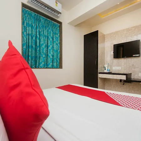 Fabhotel Veera Residency - Nr Airport 3*