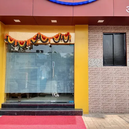 Ayat Asalpha Metro Hostel *