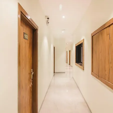 Deluxe Residency Hotel