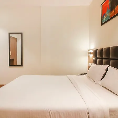 Deluxe Residency Hotel 3*