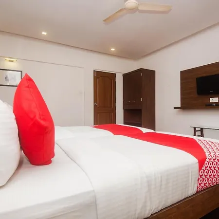 Oyo 3762 Swamini Niwas Hotel 3*
