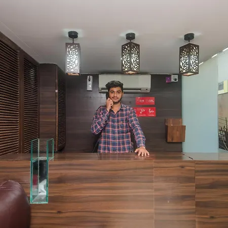 Oyo 3762 Swamini Niwas Hotel 3*