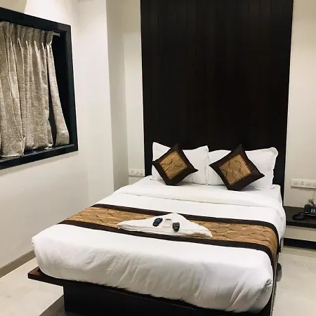 Hotel Flora - 3*