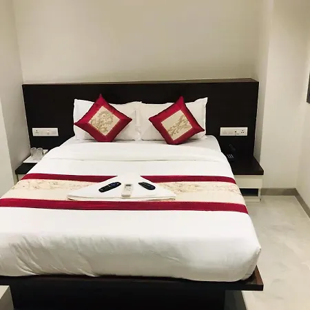 Hotel Flora - 3*