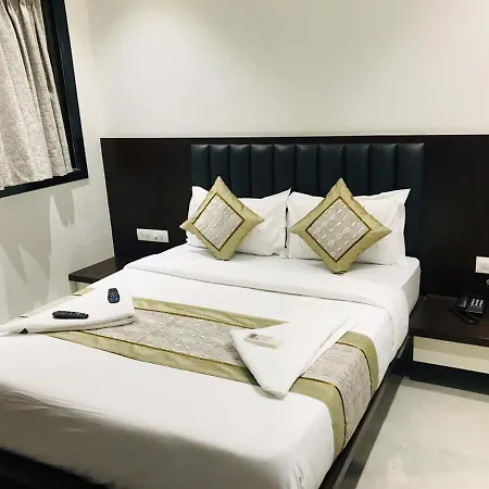 Hotel Flora - 3*